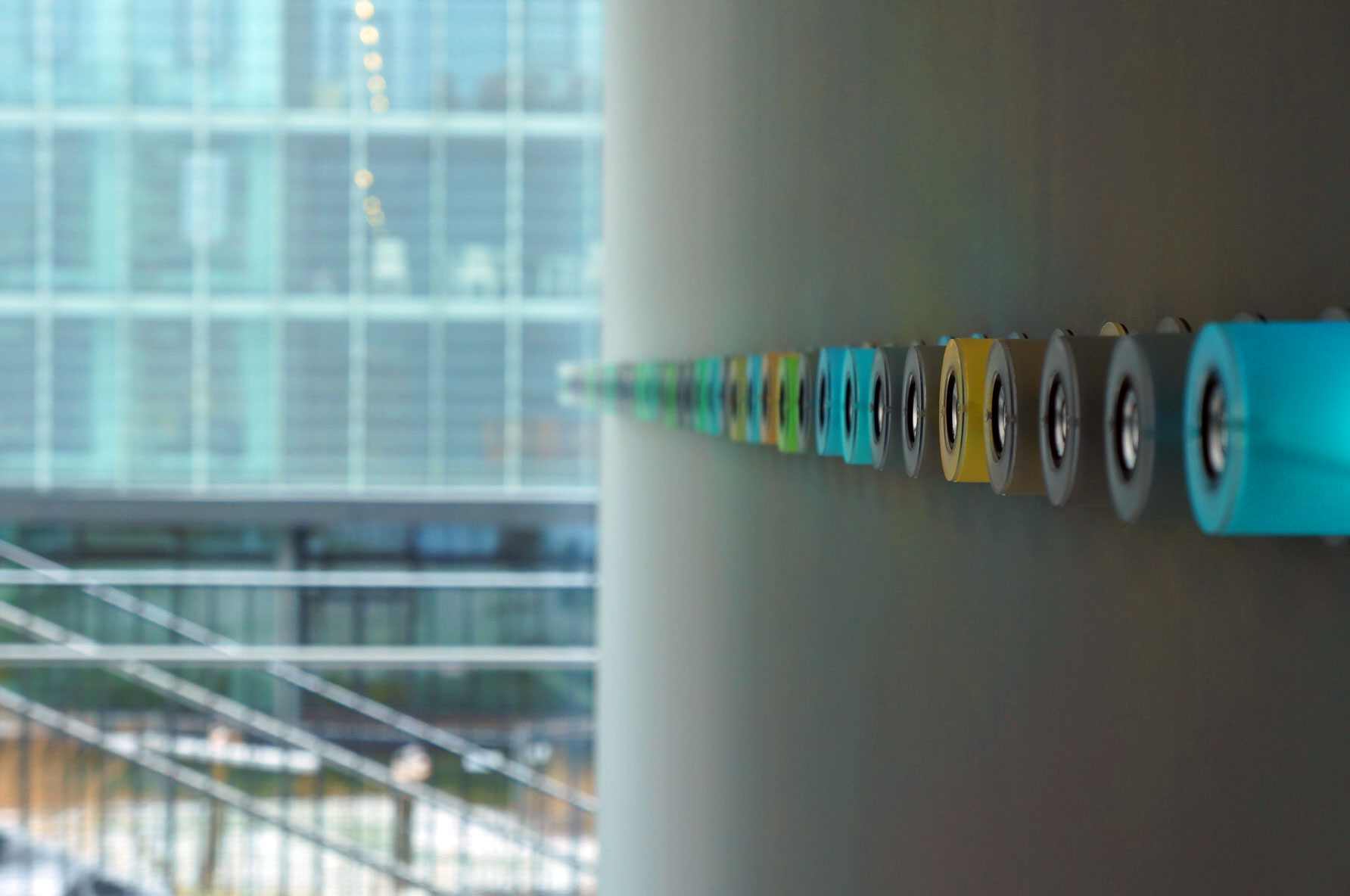 If a sound pixel was less active, it lowers the frequency. The deeper the tones become, the more the colour shifts from yellow to red.