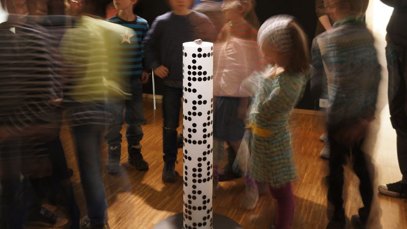 The 18 pipes do not use an additive neighbourhood rule as with the sound pixels, as additive rules do not develop sufficient dynamics with the low number of agents.